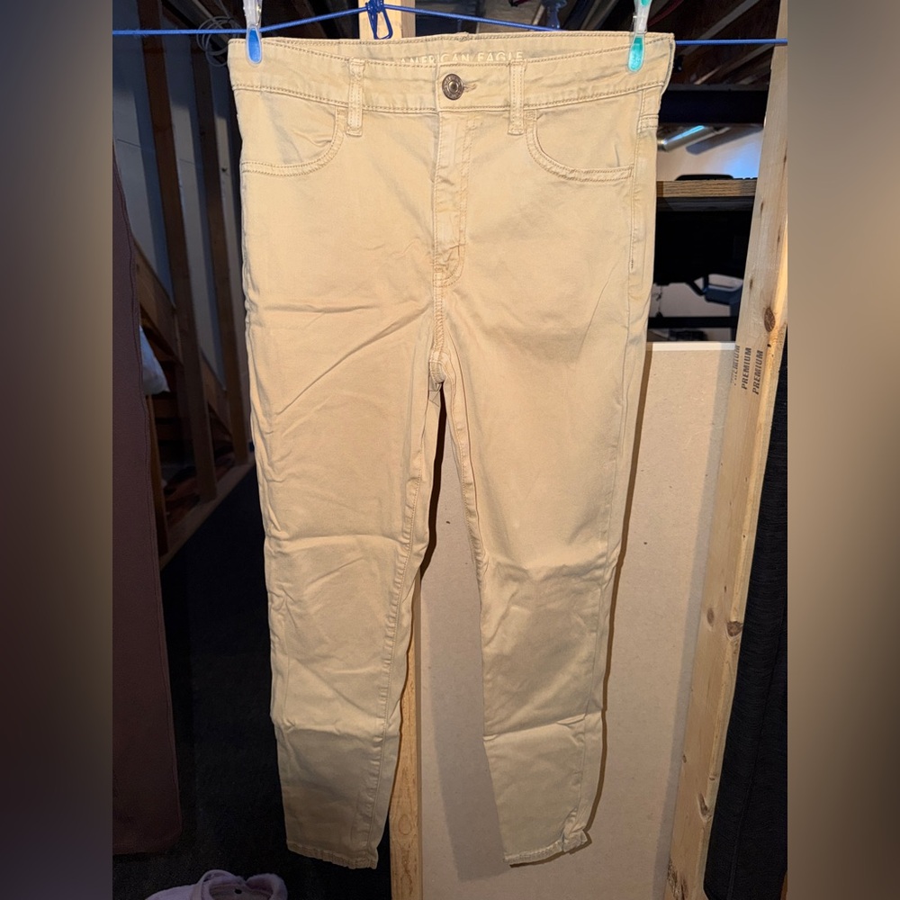 Women’s American Eagle Outfitters Next Level Stretch Khaki Jegging Size 10 Short